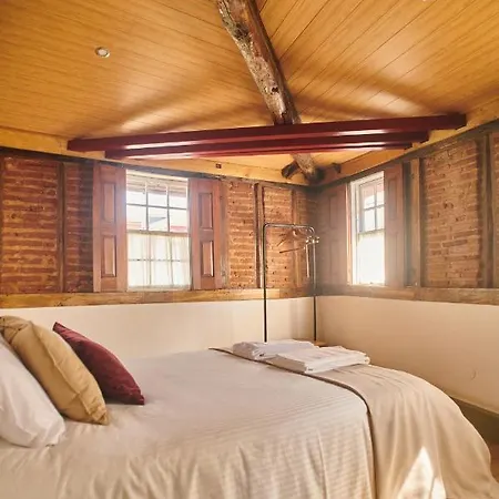 Casa Da Praca Velha * Брага