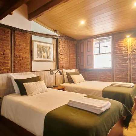 Casa Da Praca Velha * Брага